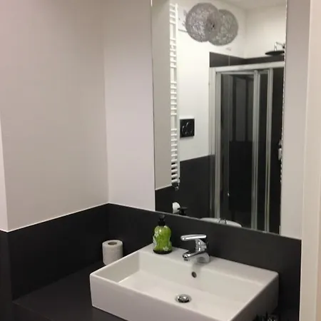 Airport Station Bergamo Guest house